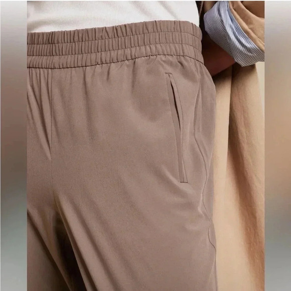 Banana Republic Air stretch jogger pants in taupe - Picture 3 of 10